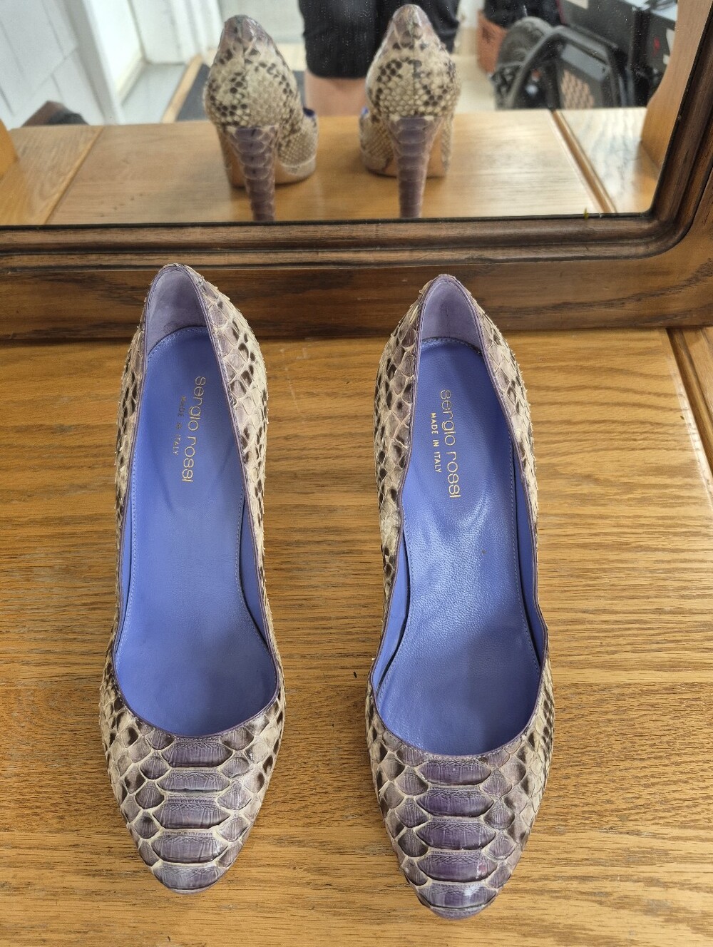 Sergio Rossi Italy Purple Lavender Python Exotic Leather Platform Pumps 38